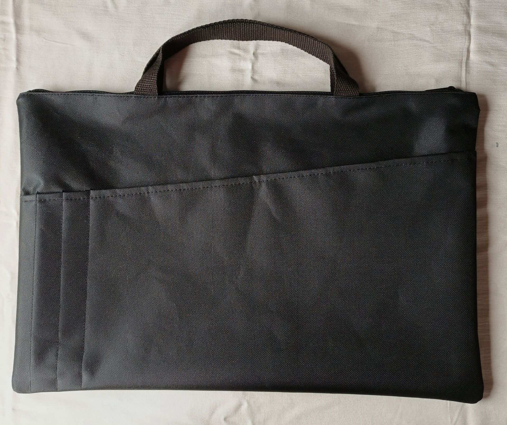 16 inç Uyumlu, Su Geçirmez Laptop Çantası